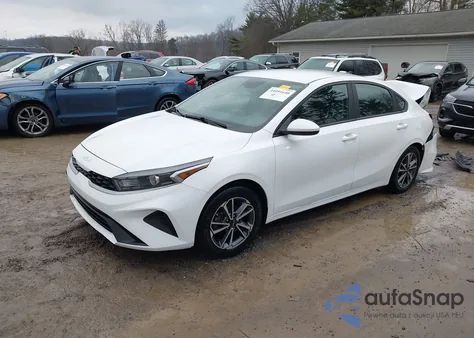 2022 Kia Forte Lxs z USA, uszkodzony, nr VIN 3KPF24AD8NE446568